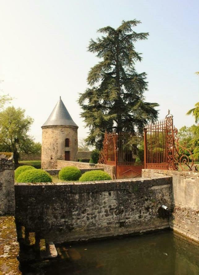 Logis De La Helberdiere Bed & Breakfast Cosse-en-Champagne Exterior photo